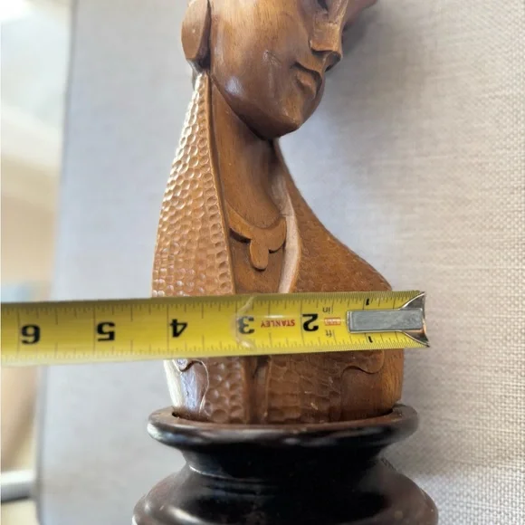 Vintage Hand-Carved Wooden Asian Woman Bust Sculpture – 11” - Picture 7 of 7